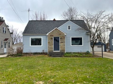 Homes For Sale - 1606 Fairfax Road<br/> Akron, OH 44313