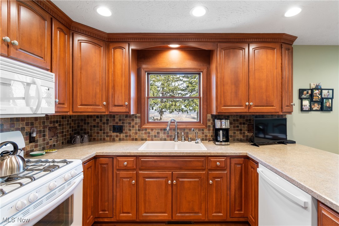 3754 Lauraland Avenue, Wooster, Ohio image 11