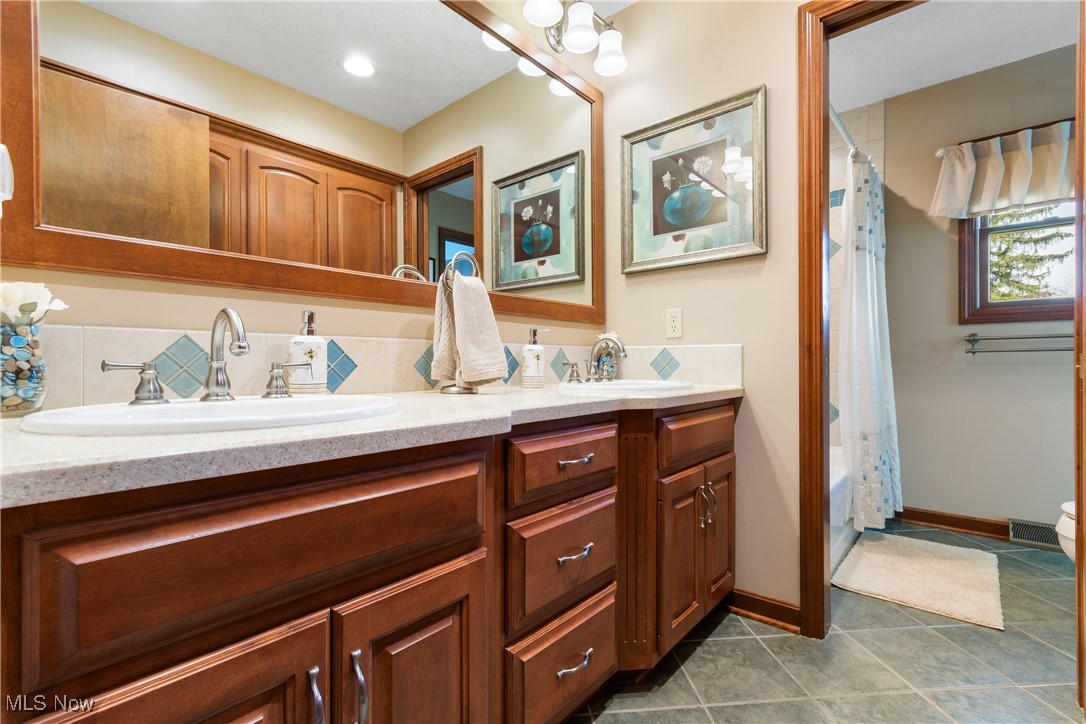 3754 Lauraland Avenue, Wooster, Ohio image 18