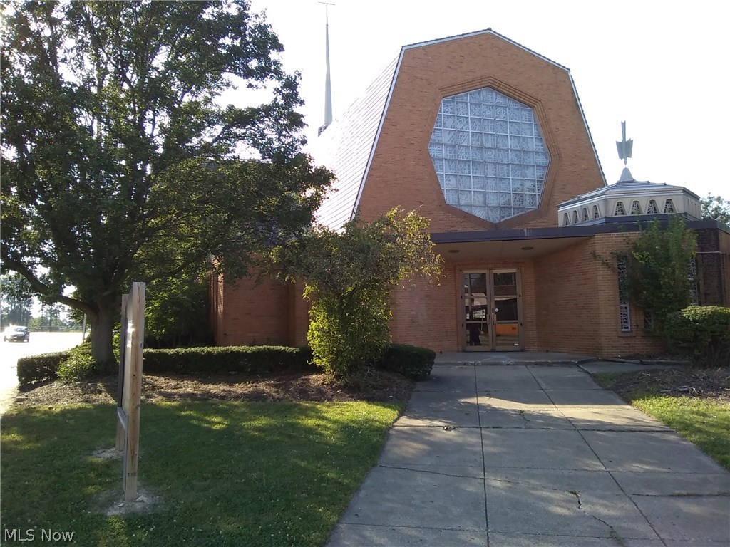Come Schedule a showing for this Beautiful and huge worship center that offers 5 acres of land that has plenty of updates, 200 parking spaces, play ground, and baseball field!!