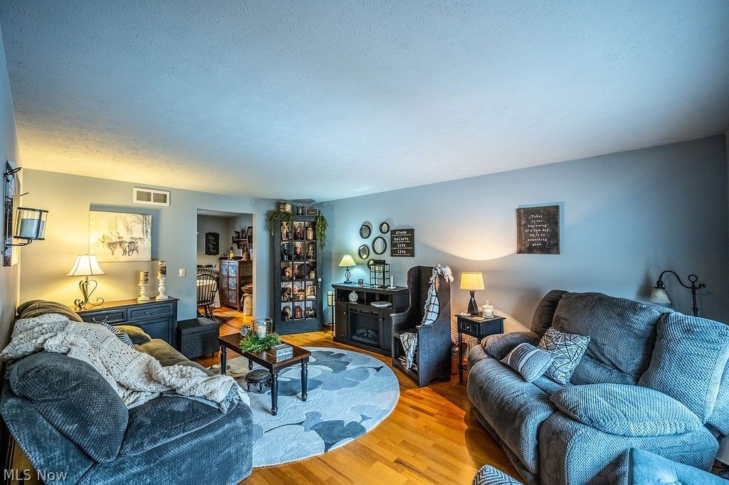 Photo of 1809 Pennsylvania Avenue, Belpre, OH 45714 (MLS # 5190664)