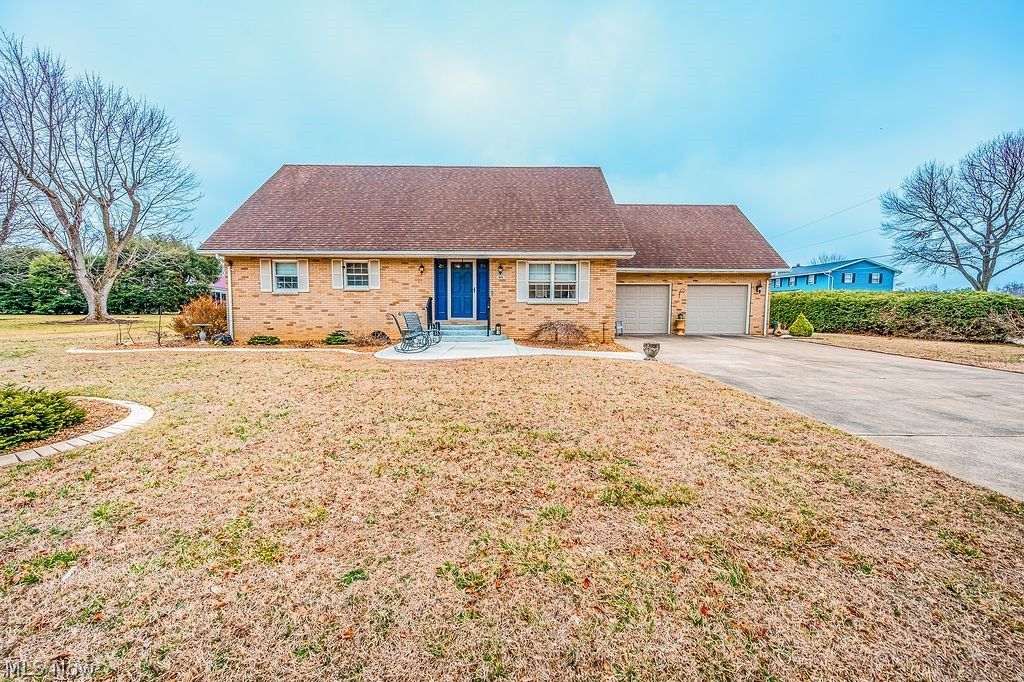 Photo of 1809 Pennsylvania Avenue, Belpre, OH 45714 (MLS # 5190664)