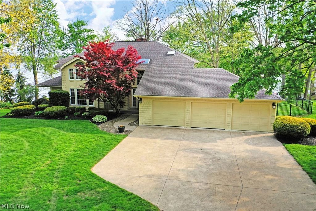 Photo of 1551 Lake Crest Drive, Roaming Shores, OH 44084 (MLS # 5207863)