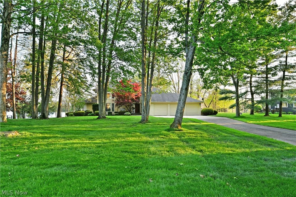 Photo of 1551 Lake Crest Drive, Roaming Shores, OH 44084 (MLS # 5207863)