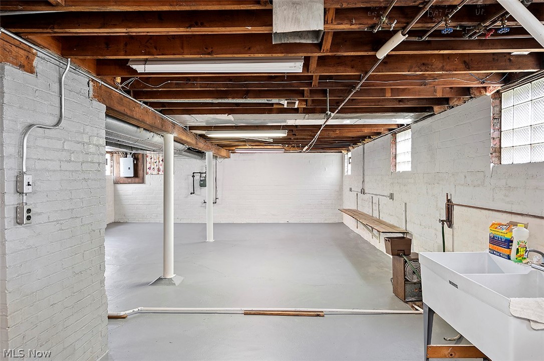 Riverside Manor 02 - Residential