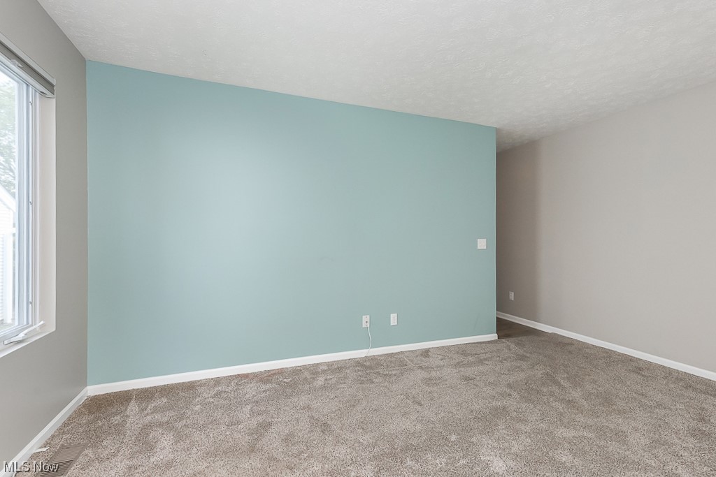 Homes/Emerald Rdg Condo Ph #1 - Residential