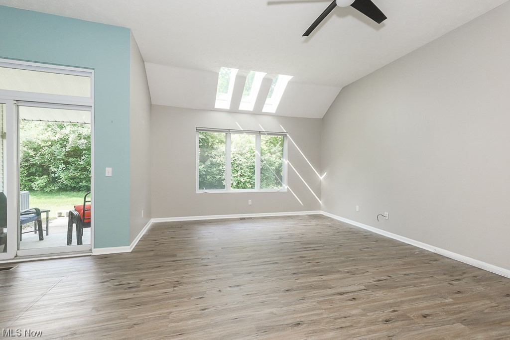 Homes/Emerald Rdg Condo Ph #1 - Residential