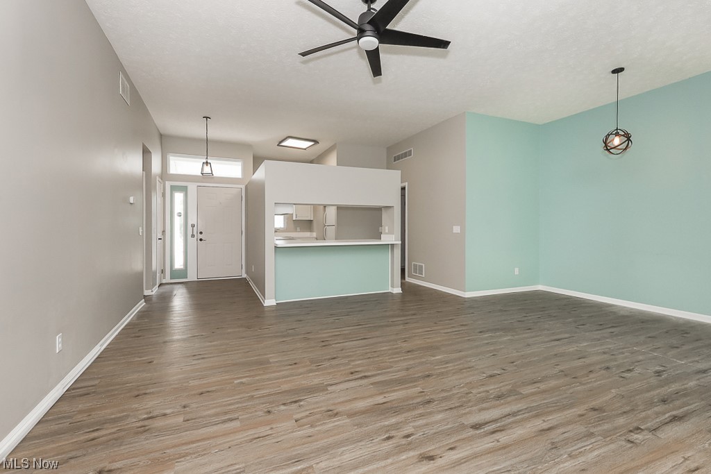 Homes/Emerald Rdg Condo Ph #1 - Residential