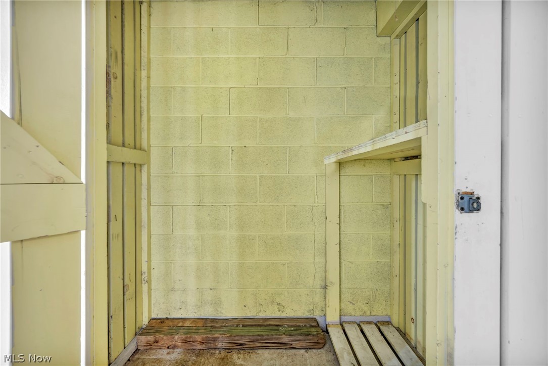 Golden Oaks Condo - Residential