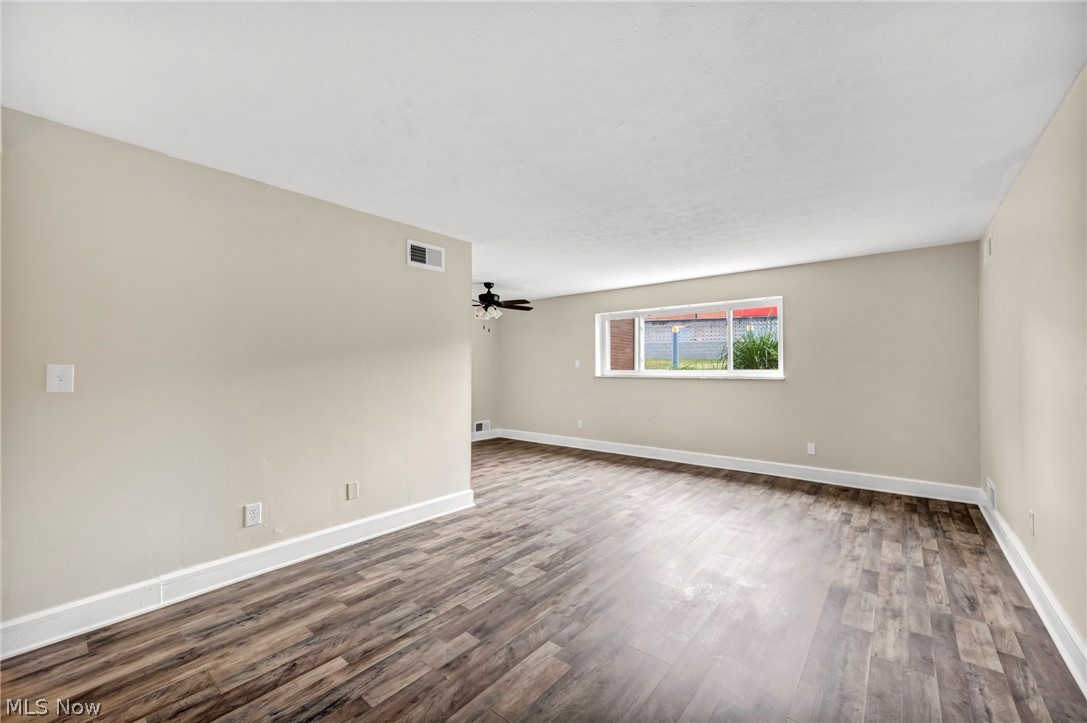 Golden Oaks Condo - Residential