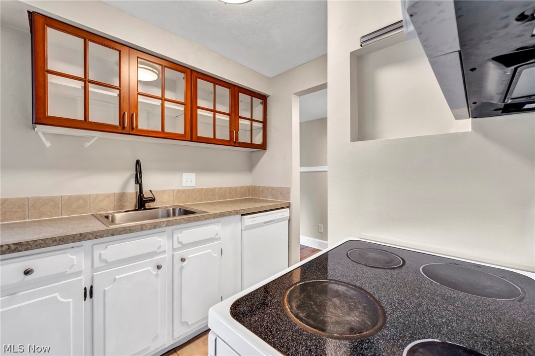 Golden Oaks Condo - Residential