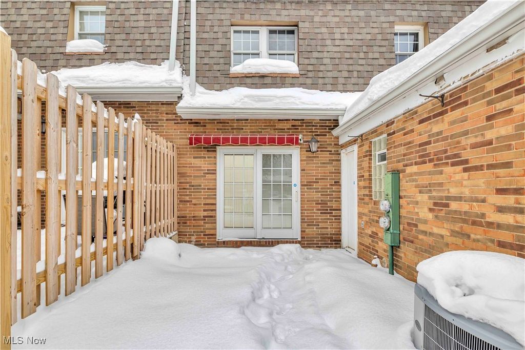 Photo of 123 Shakespeare Lane, Avon, OH 44011 (MLS # 5183913)