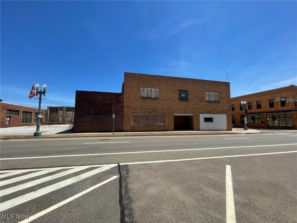 This property is zoned B-5 Commercial/Office. Value is in the land. Located on the corner of Walnut Ave. NE and 3rd St. NE.