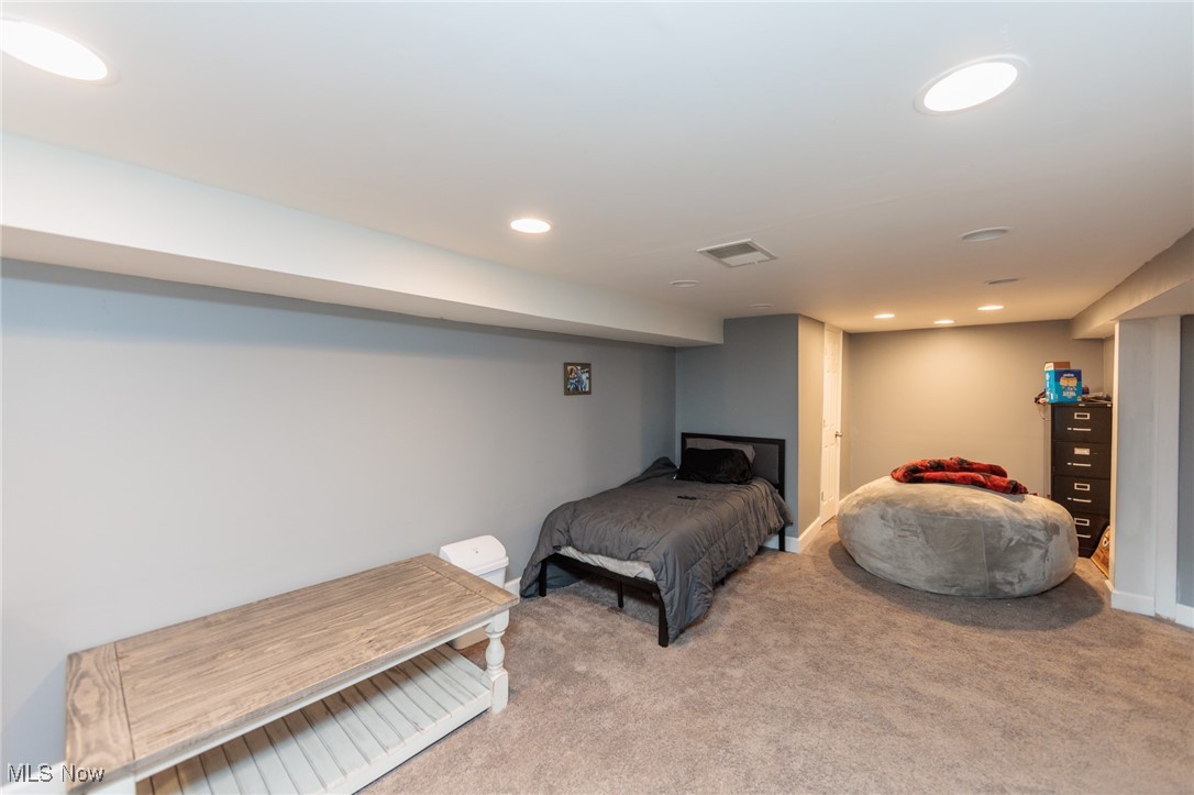 3443 Dentzler Road, Parma, Ohio image 40