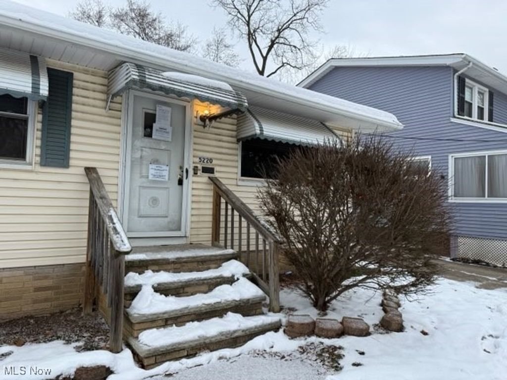 Photo of 5220 Forest Avenue, Maple Heights, OH 44137 (MLS # 5176597)