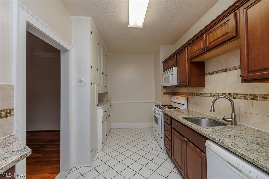 Euclid Heights Re-Allotment - Residential Lease