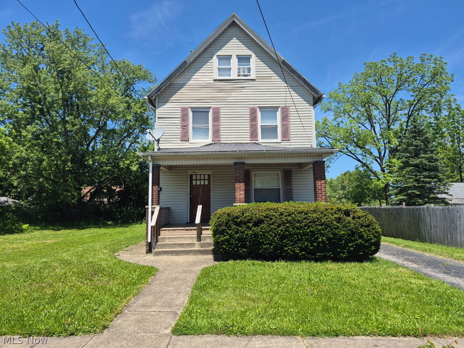 Photo 1 of 1 — 1594 2nd Street, Youngstown, OH 44509