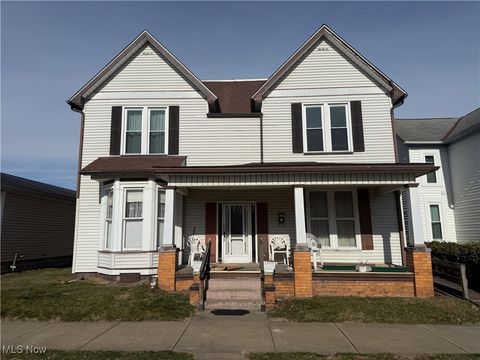 Homes For Sale - 507 W 3rd Street<br/> Uhrichsville, OH 44683