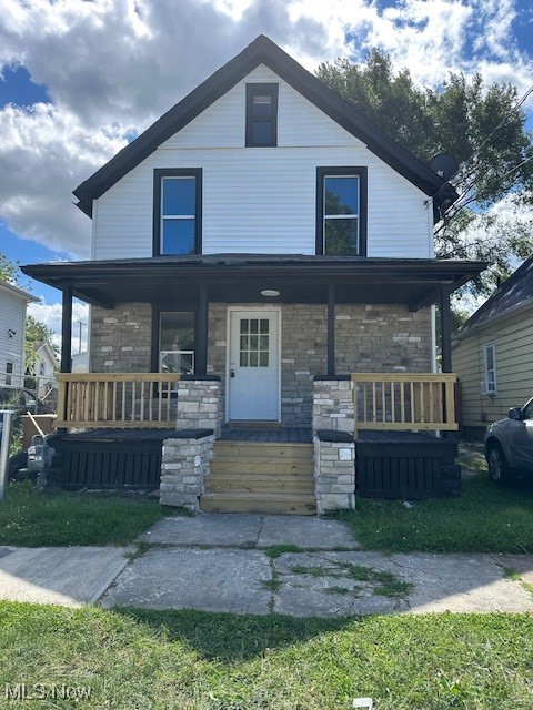 Welcome home to this newly renovated 3 bedroom, 1 bath gem. This home offers the perfect combination of quality updates and affordability-making it a fantastic opportunity for first time home buyers, downsizers, or anyone looking for a turnkey property
Conveniently located close to shopping, schools, parks and the highway. This home will not last long at this price, so set up your appt today before its gone.