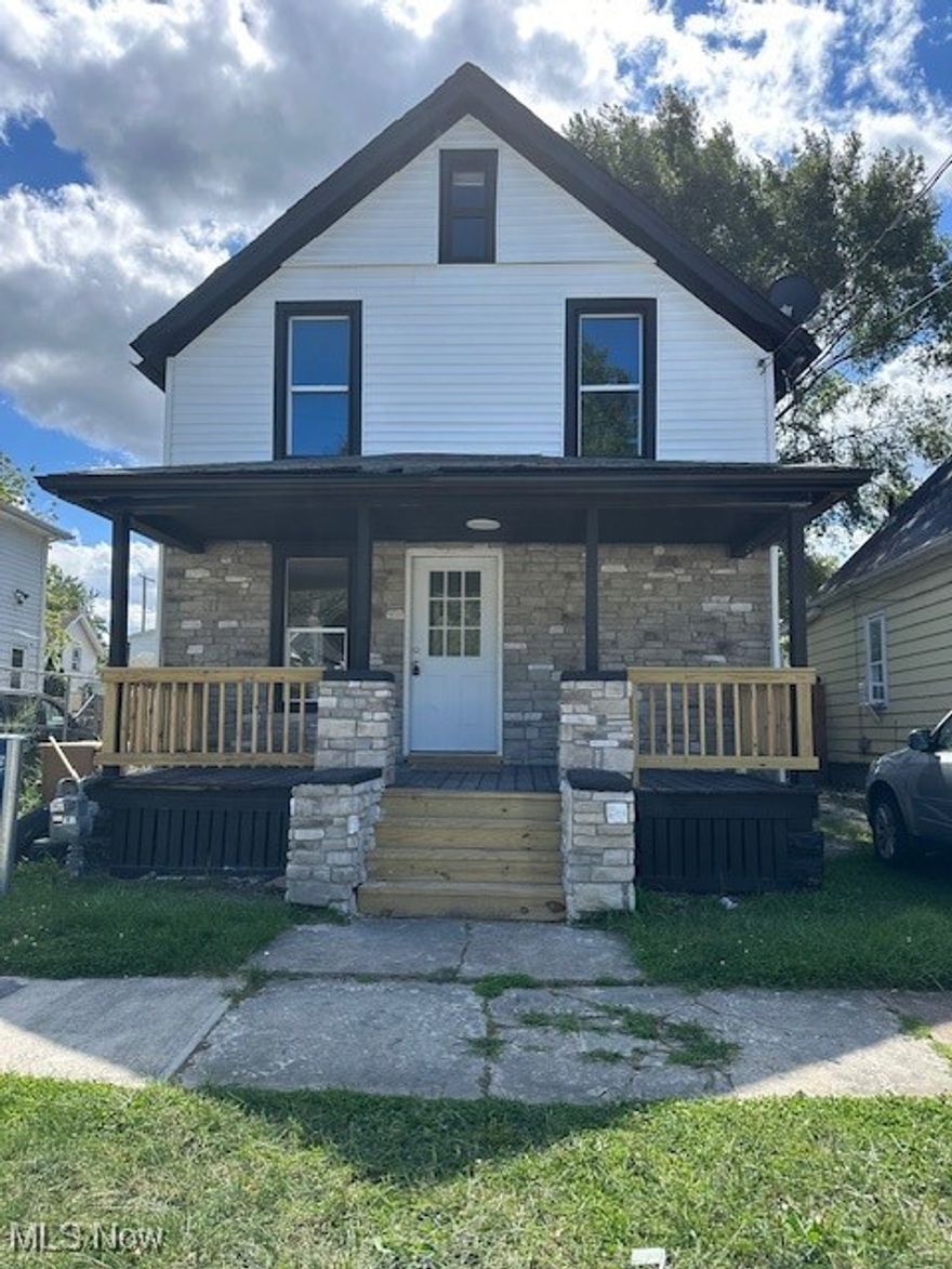 Welcome home to this newly renovated 3 bedroom, 1 bath gem. This home offers the perfect combination of quality updates and affordability-making it a fantastic opportunity for first time home buyers, downsizers, or anyone looking for a turnkey property

Conveniently located close to shopping, schools, parks and the highway.  This home will not last long at this price, so set up your appt today before its gone.