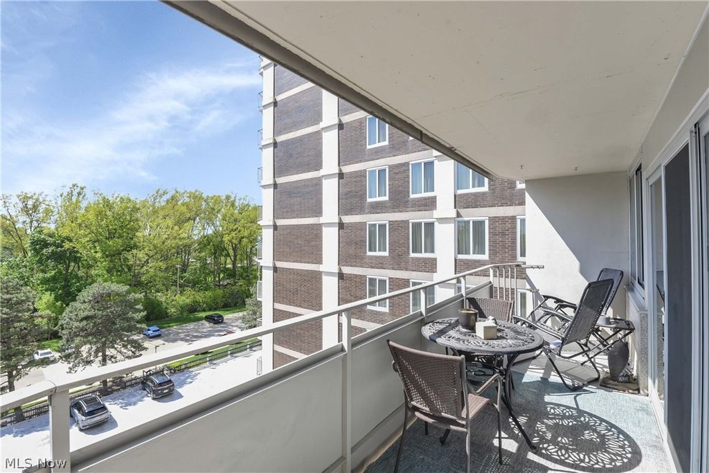 Photo of 12900 Lake Avenue #615, Lakewood, OH 44107 (MLS # 5206977)
