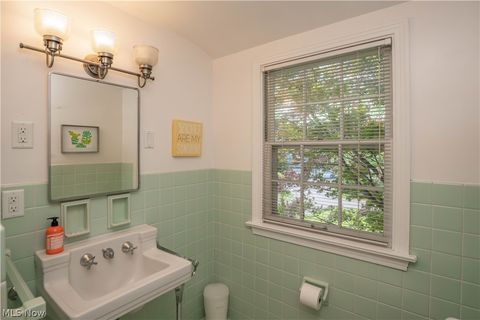 Tiny photo for 2810 Brentwood Close Street NW, Canton, OH 44708 (MLS # 5209722)