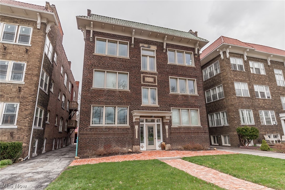 Eagle View Condominiums - Residential