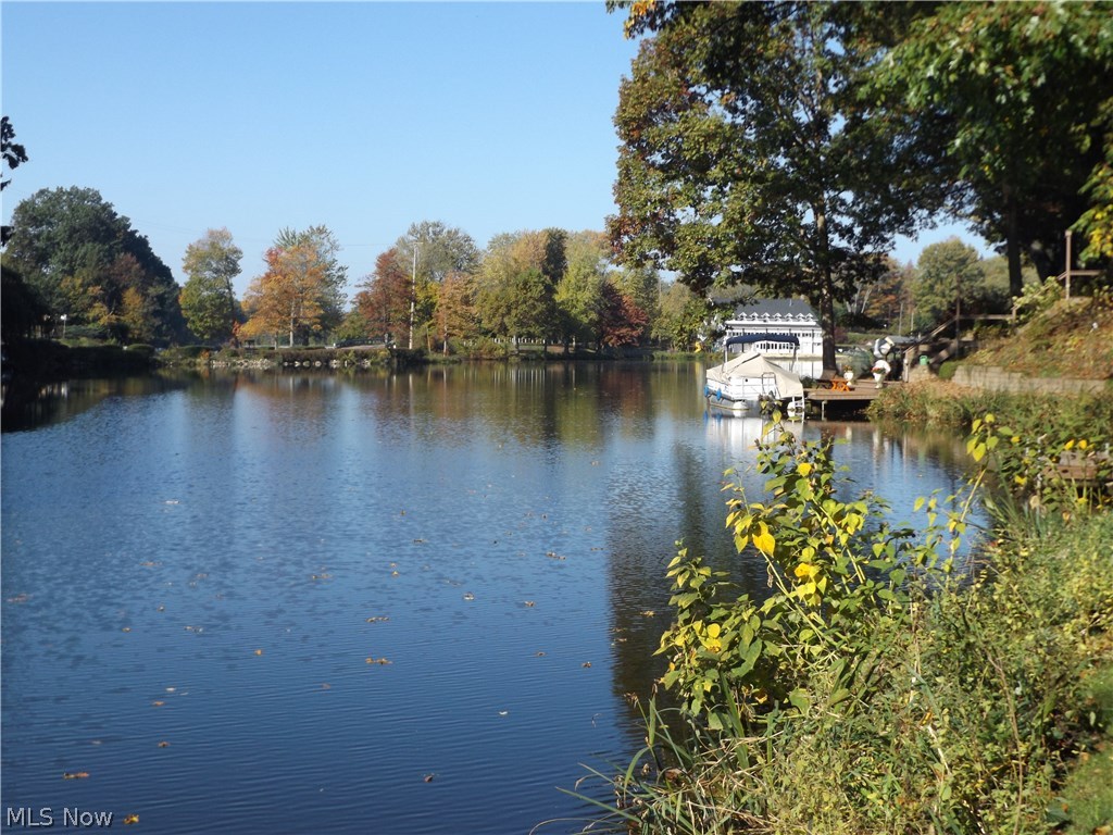 Willowdale Lake - Residential