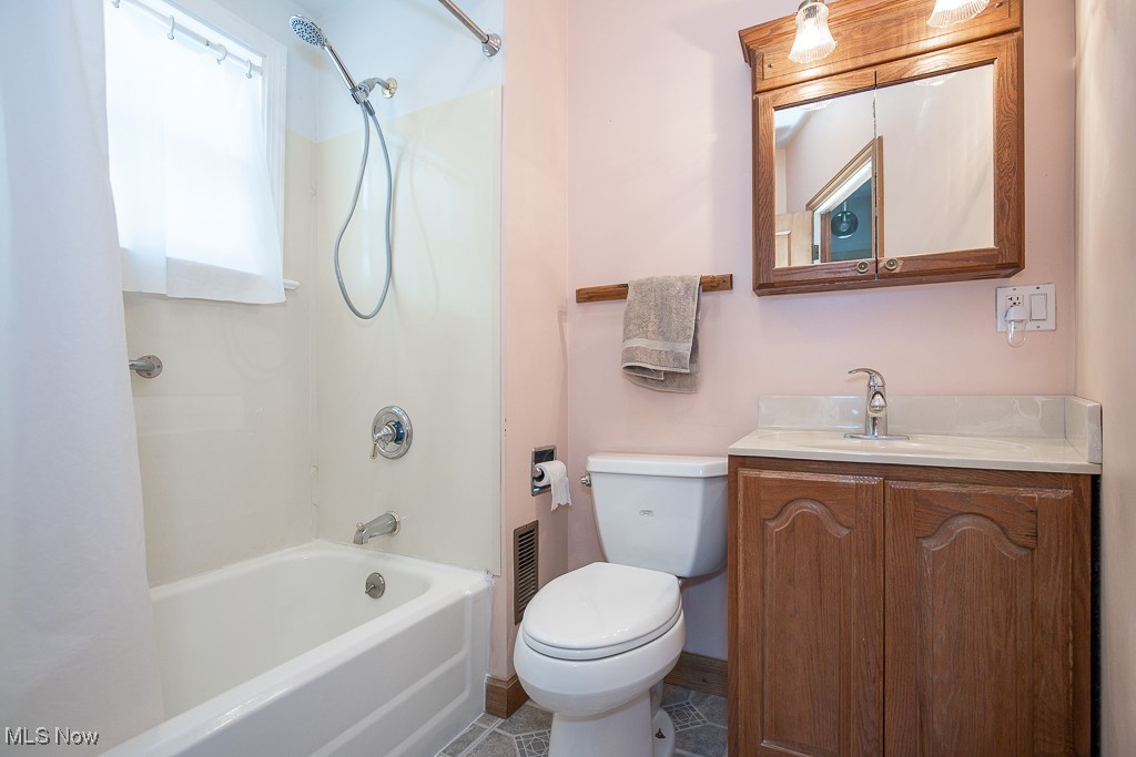 1584 Wagar Avenue, Lakewood, Ohio image 15