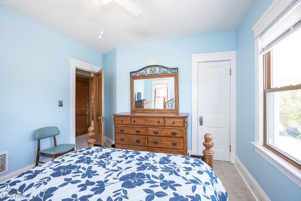 1584 Wagar Avenue, Lakewood, Ohio image 20