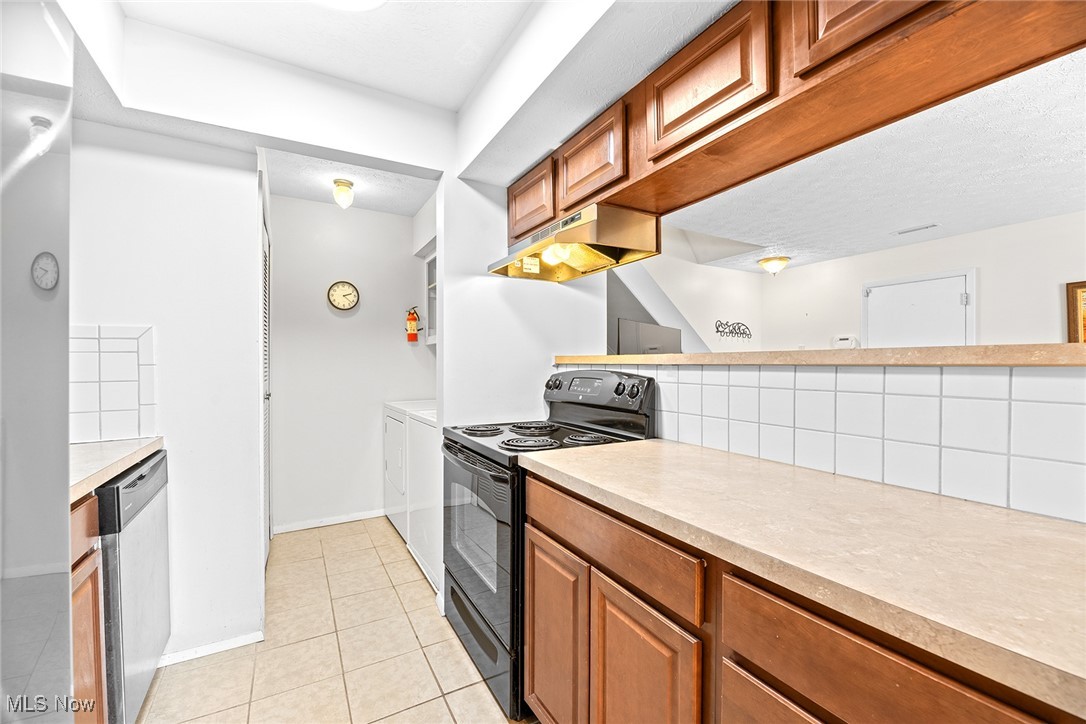 4916 Friar Road #D, Stow, Ohio image 10