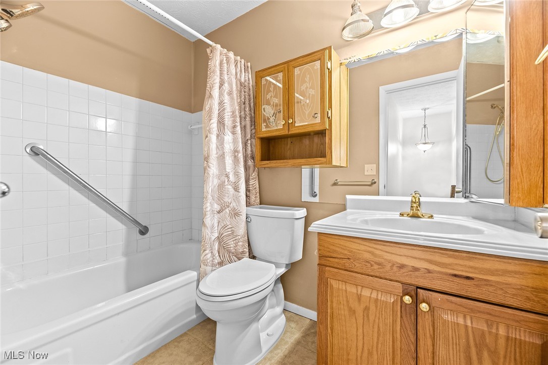 4916 Friar Road #D, Stow, Ohio image 24