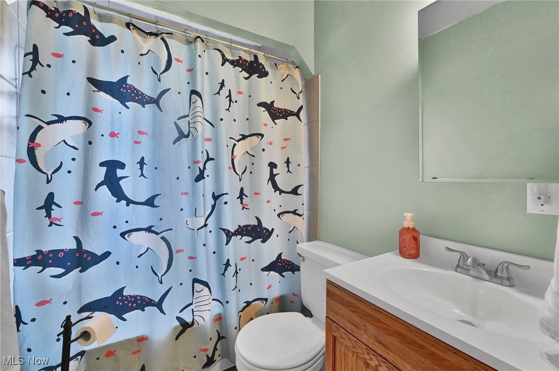 15854 Hummel Road, Brook Park, Ohio image 10