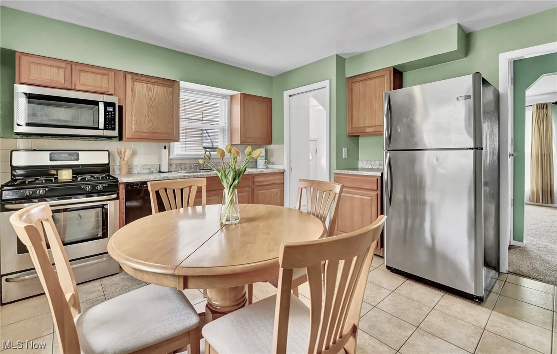 15854 Hummel Road, Brook Park, Ohio image 4
