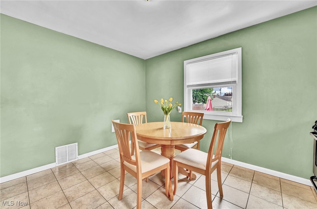 15854 Hummel Road, Brook Park, Ohio image 6