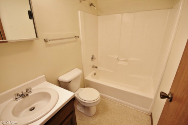 COLONY NORTH WATERSEDGE APT - Residential Lease