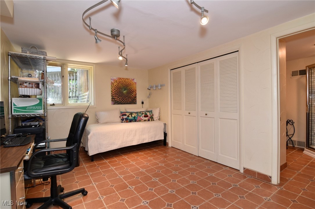 Ainsworth Cntry Estates Inc - Residential