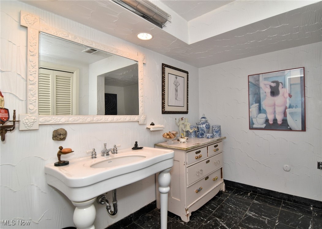 Ainsworth Cntry Estates Inc - Residential