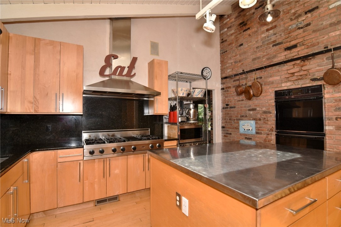 Ainsworth Cntry Estates Inc - Residential