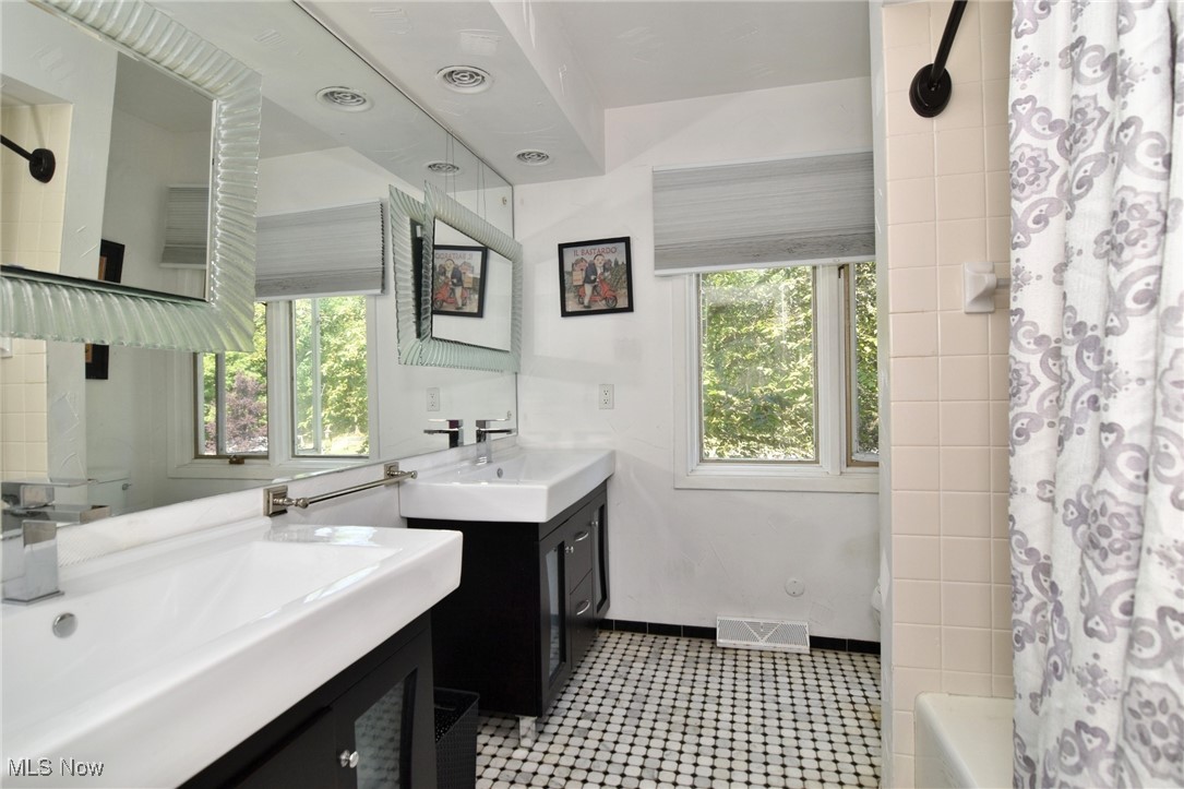 Ainsworth Cntry Estates Inc - Residential