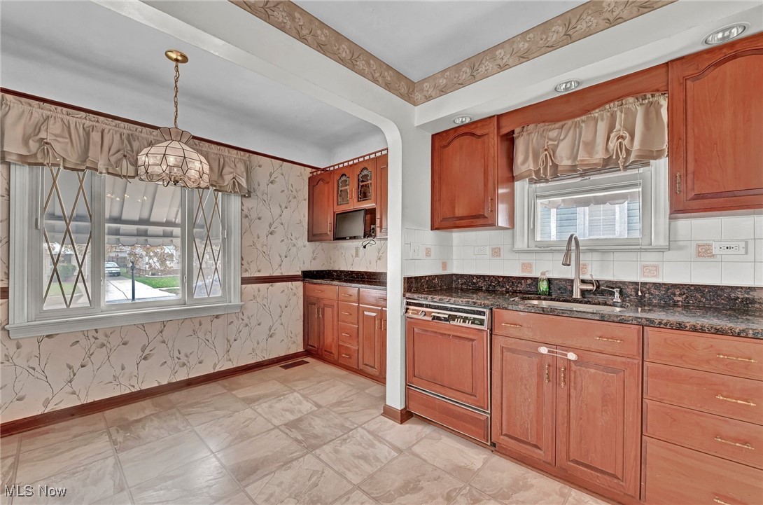 2700 North Avenue, Parma, Ohio image 17