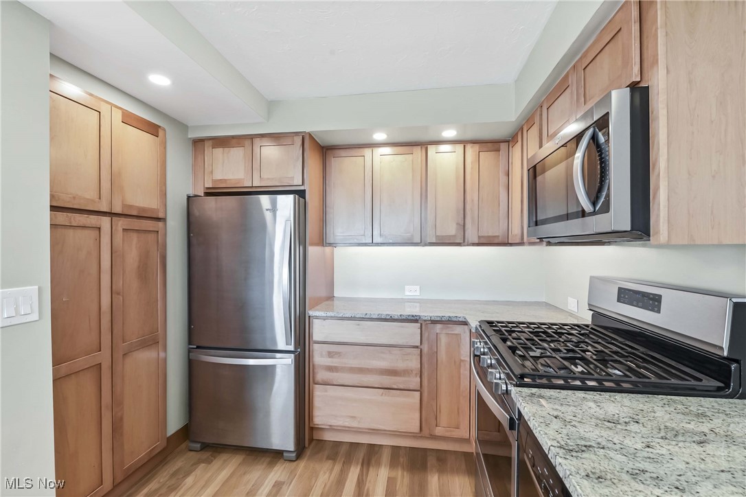 12900 Lake #1122, Lakewood, Ohio image 12