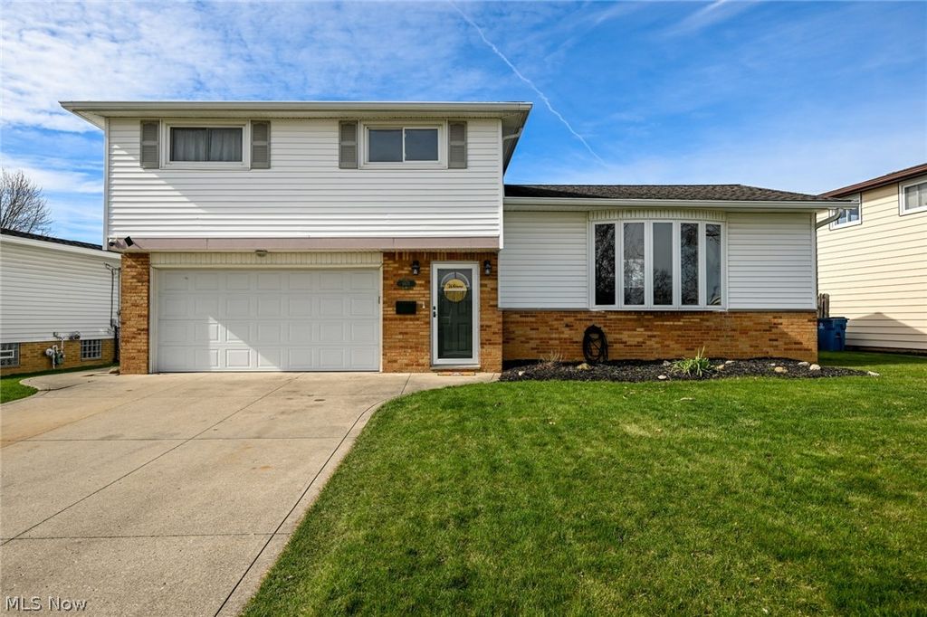 Photo of 6878 Lantern Lane, Parma Heights, OH 44130 (MLS # 5196305)