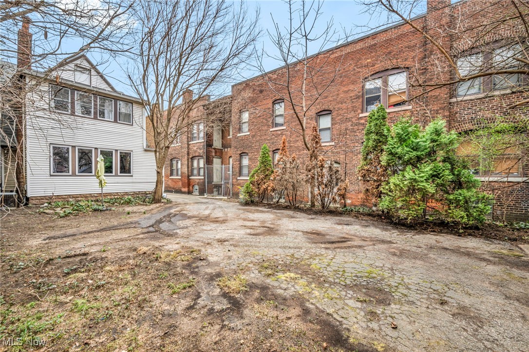 6933 Detroit Avenue, Cleveland, Ohio image 36