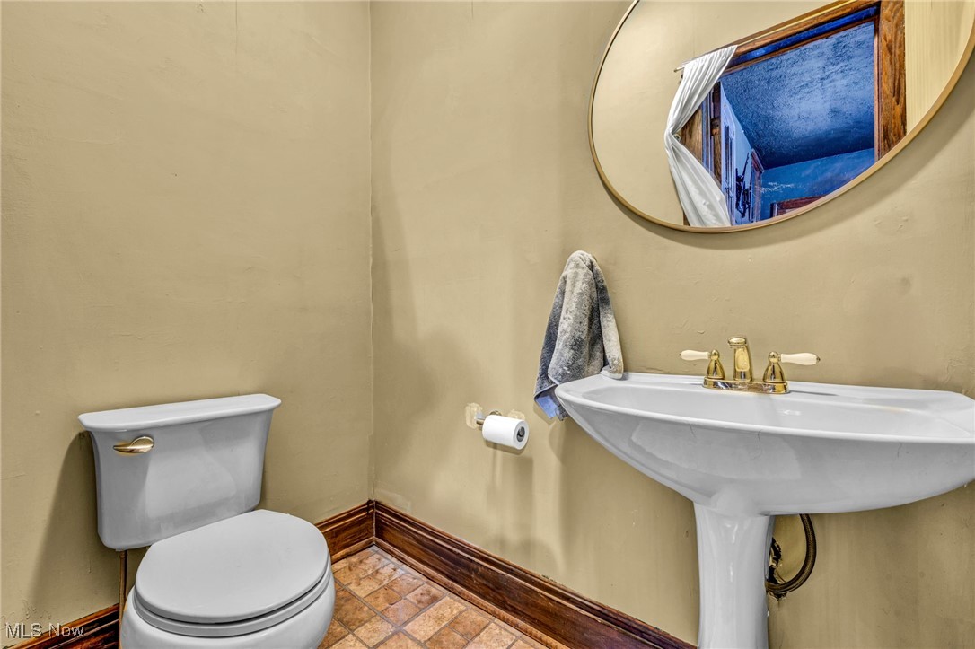 6933 Detroit Avenue, Cleveland, Ohio image 17