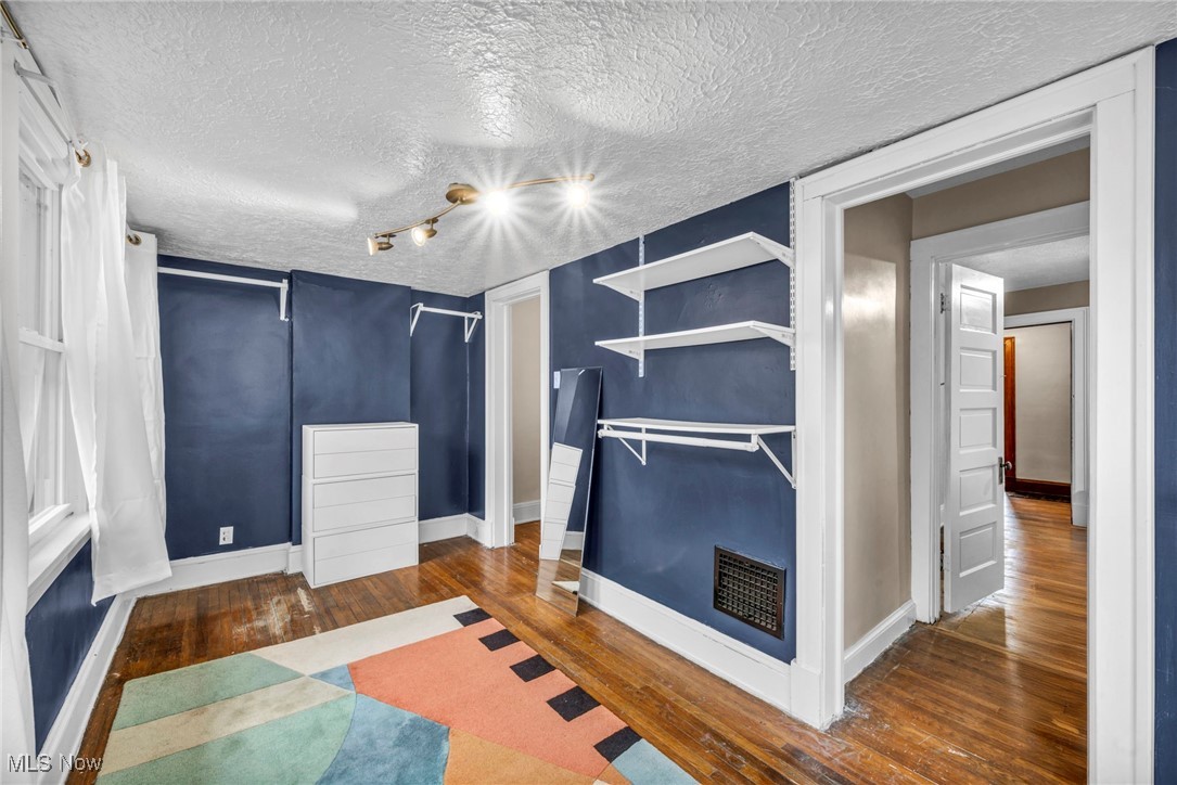 6933 Detroit Avenue, Cleveland, Ohio image 27
