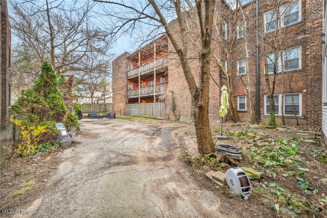 6933 Detroit Avenue, Cleveland, Ohio image 40