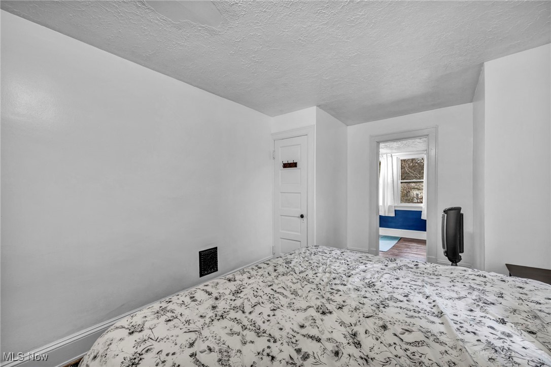 6933 Detroit Avenue, Cleveland, Ohio image 22