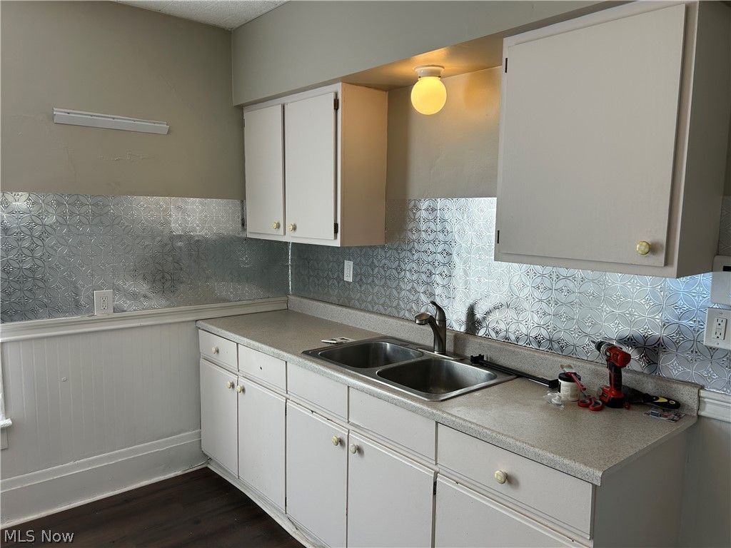 Photo of 2301 East Avenue, Akron, OH 44314 (MLS # 5199611)