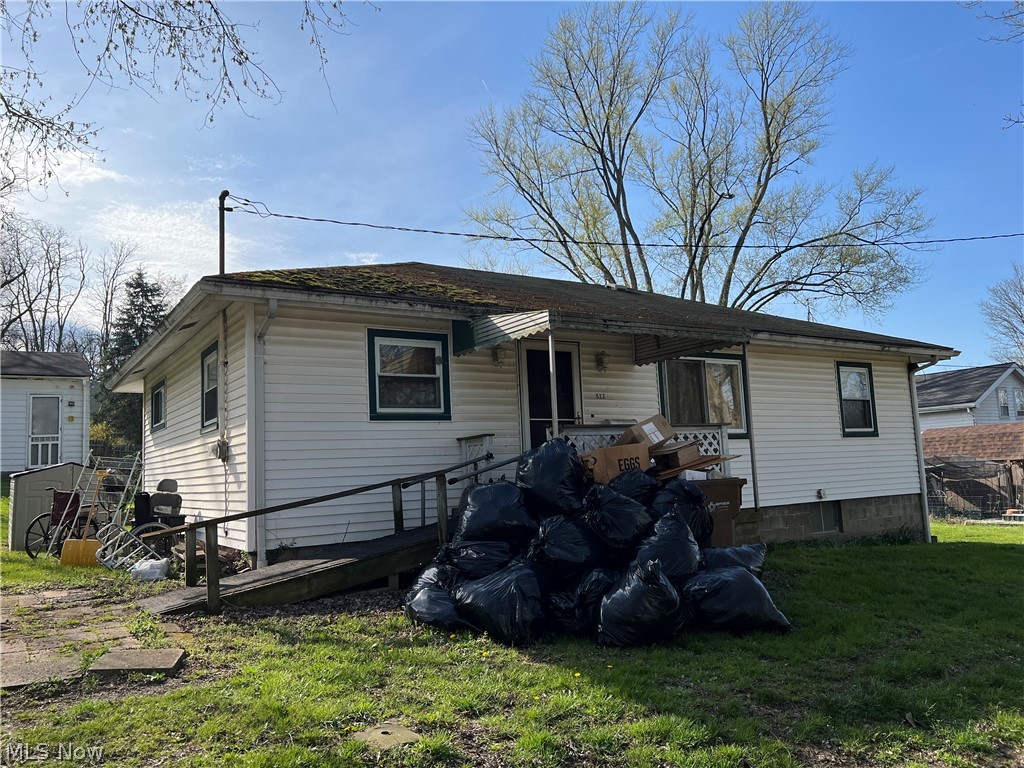 2 Bedroom 1 Bath vinyl sided fixer upper ranch